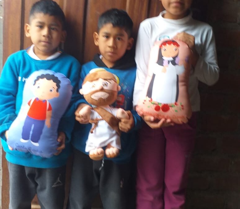 Cerros de los Eucaliptos y los Lúcumos de Villa María del Triunfo a cargo del grupo «Manos que ayudan»